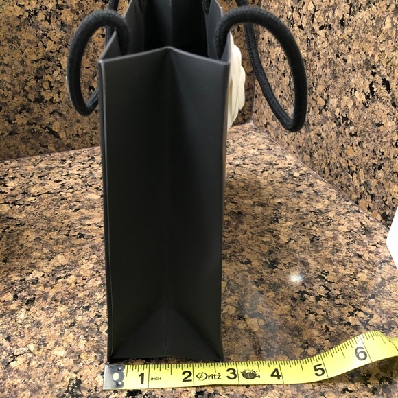 CHANEL Camellia Flower + Gift Bag + Camellia Card - Picture 12 of 13